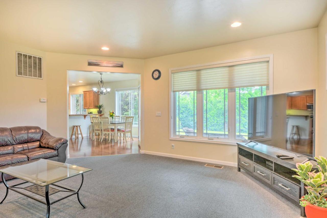 Charming Medford Getaway About 4 Miles To Downtown! Exterior foto