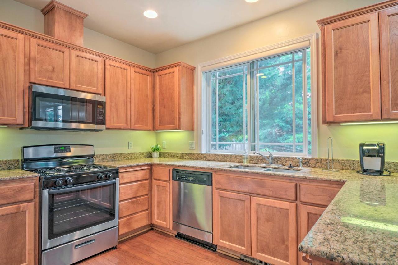 Charming Medford Getaway About 4 Miles To Downtown! Exterior foto
