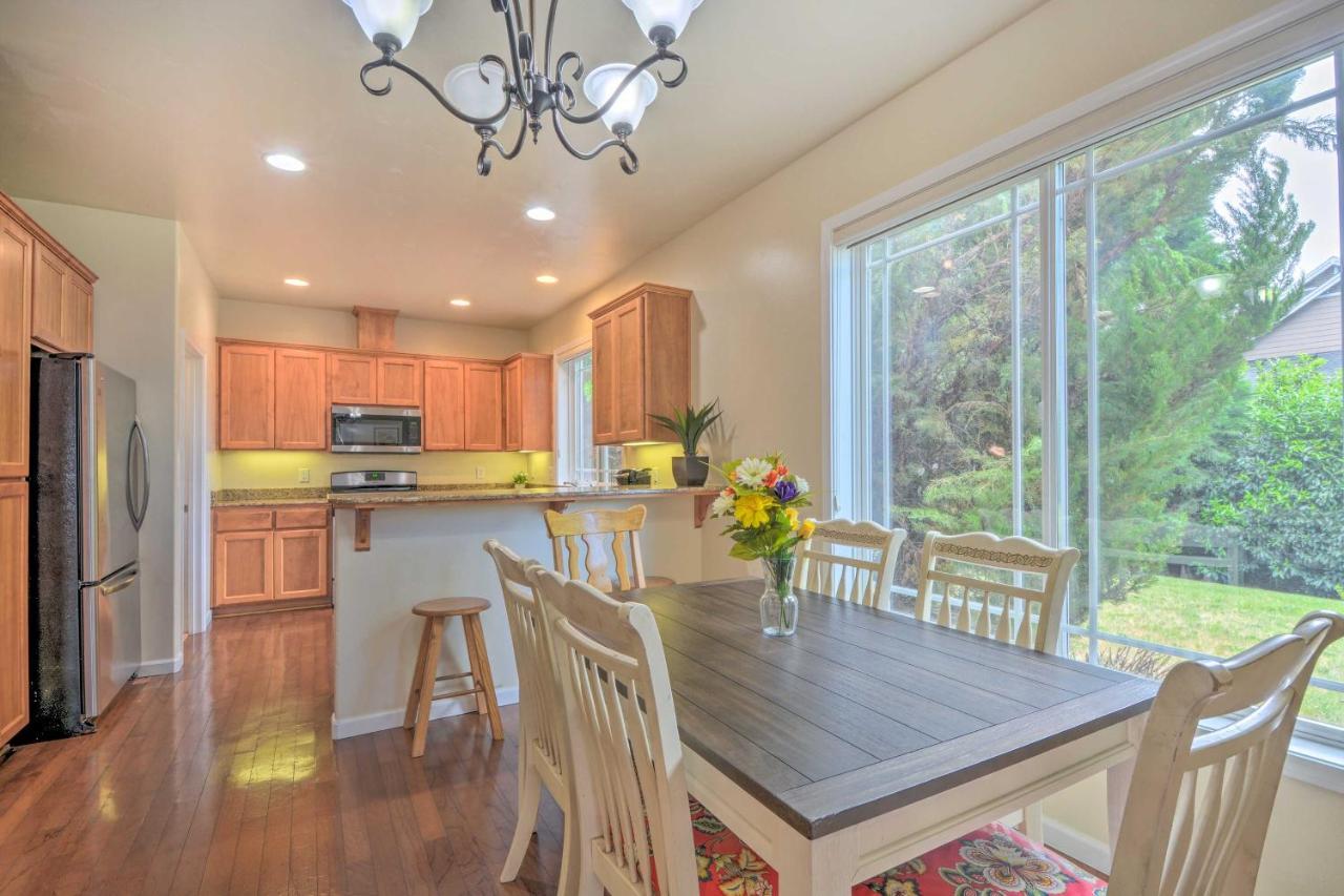 Charming Medford Getaway About 4 Miles To Downtown! Exterior foto