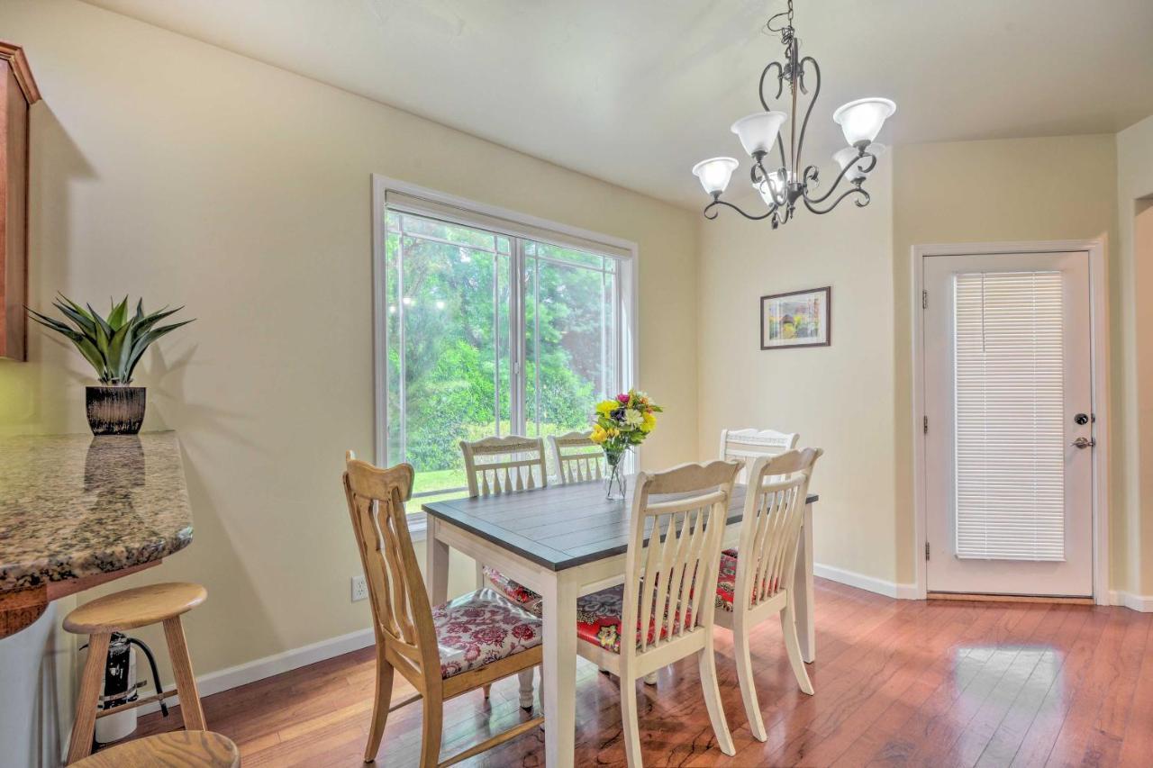 Charming Medford Getaway About 4 Miles To Downtown! Exterior foto